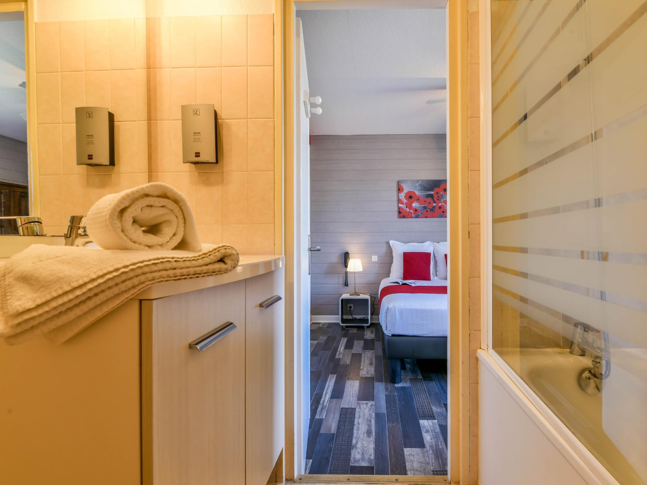 Logis Hostellerie Du Neez Gan ภายนอก รูปภาพ