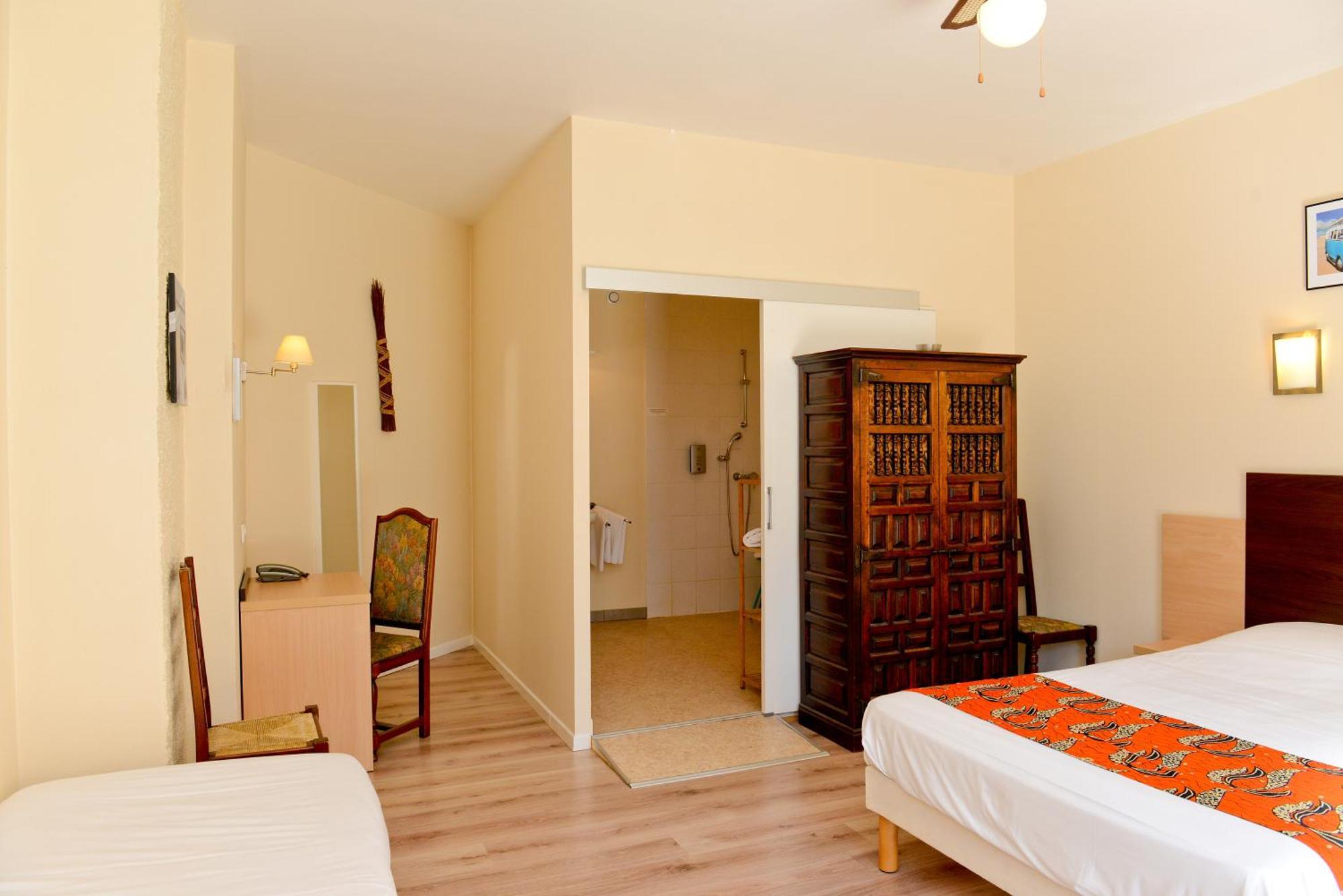 Logis Hostellerie Du Neez Gan ภายนอก รูปภาพ