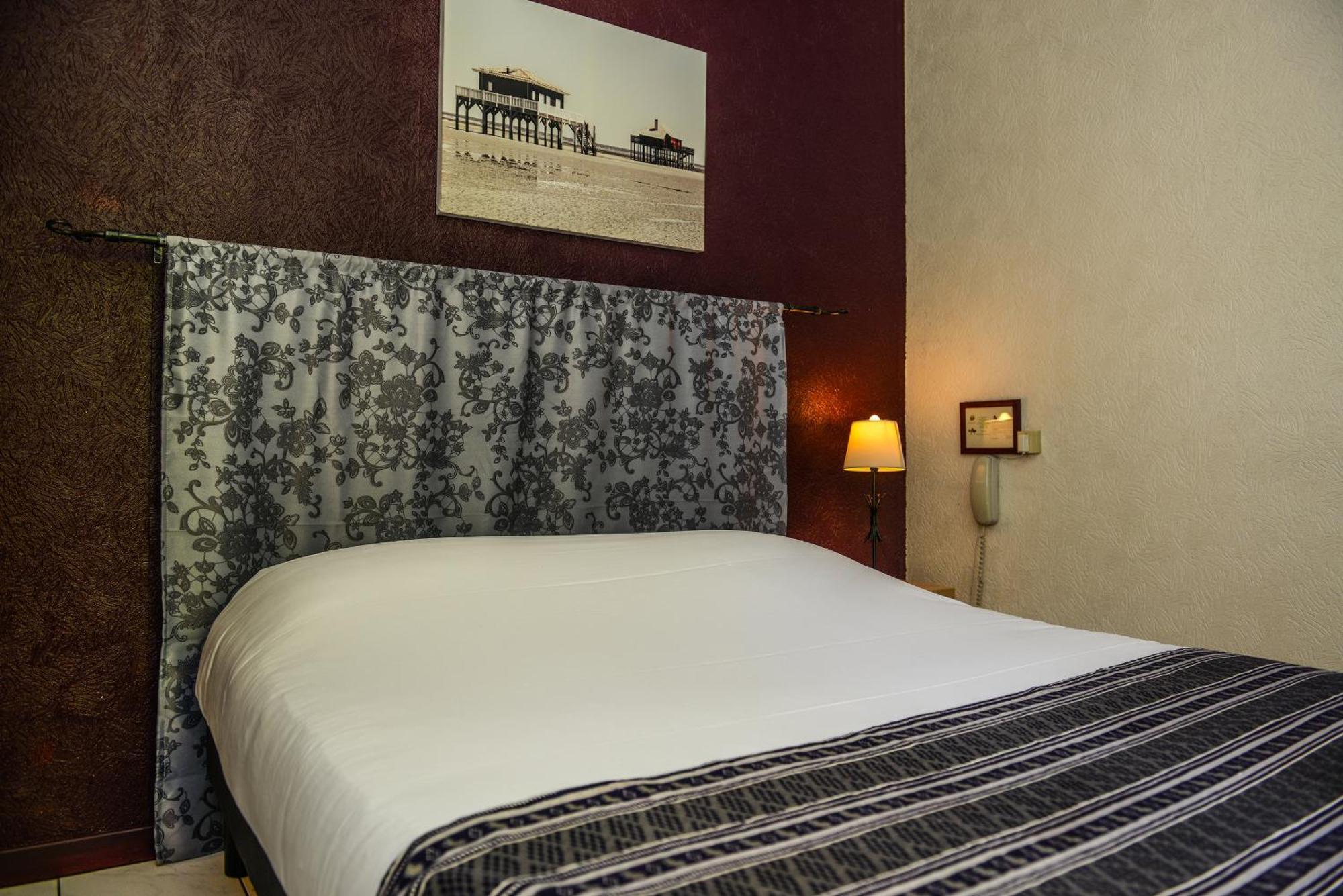 Logis Hostellerie Du Neez Gan ภายนอก รูปภาพ