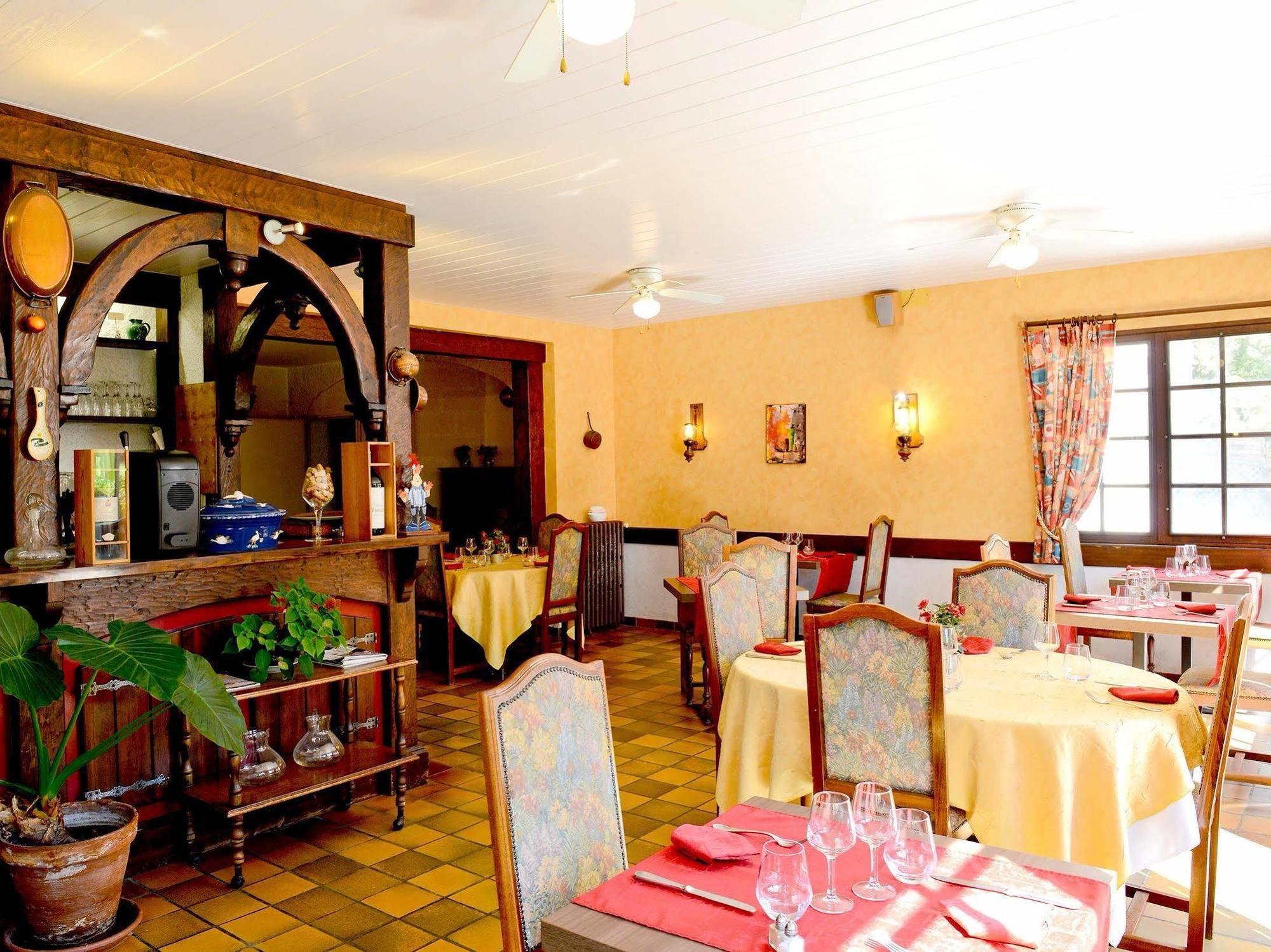 Logis Hostellerie Du Neez Gan ภายนอก รูปภาพ