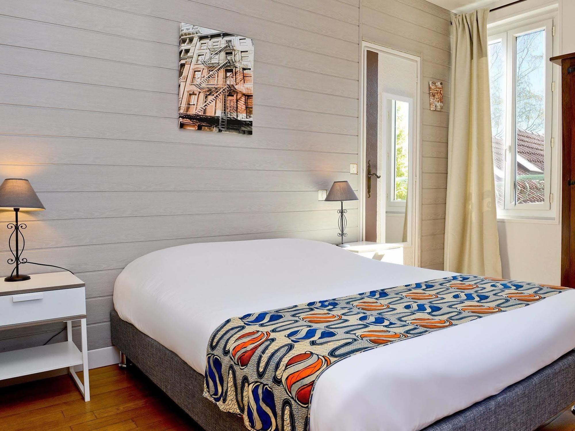 Logis Hostellerie Du Neez Gan ภายนอก รูปภาพ