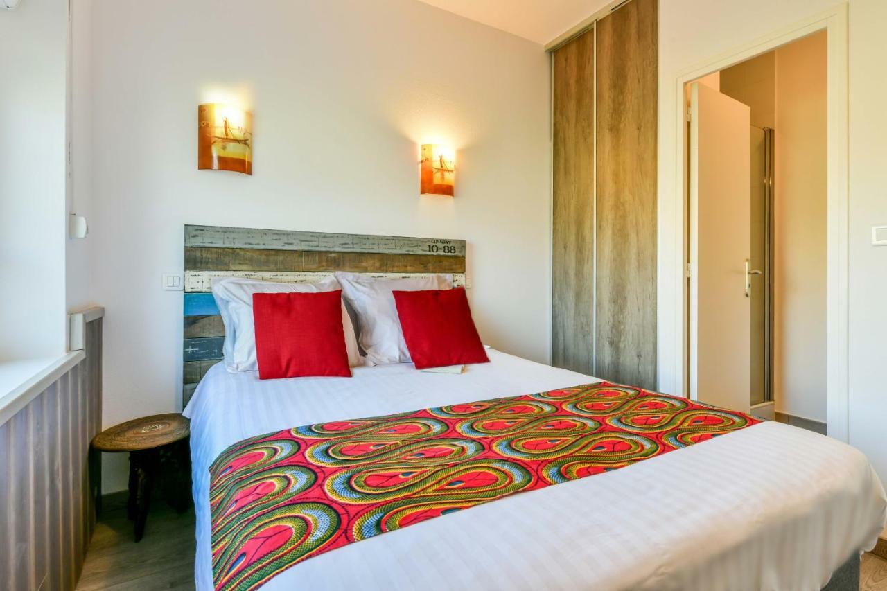 Logis Hostellerie Du Neez Gan ภายนอก รูปภาพ